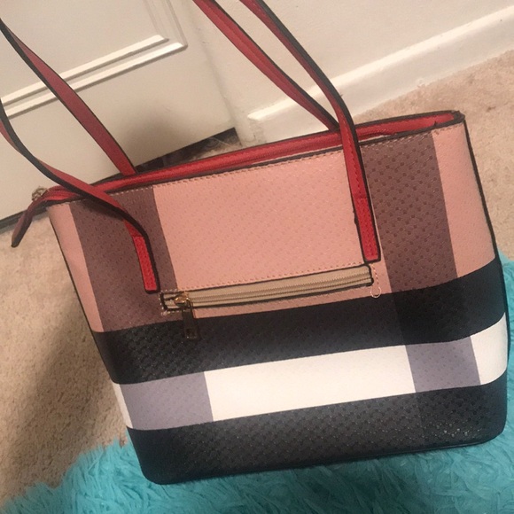 A classy purse❤️🥰 - Picture 2 of 4